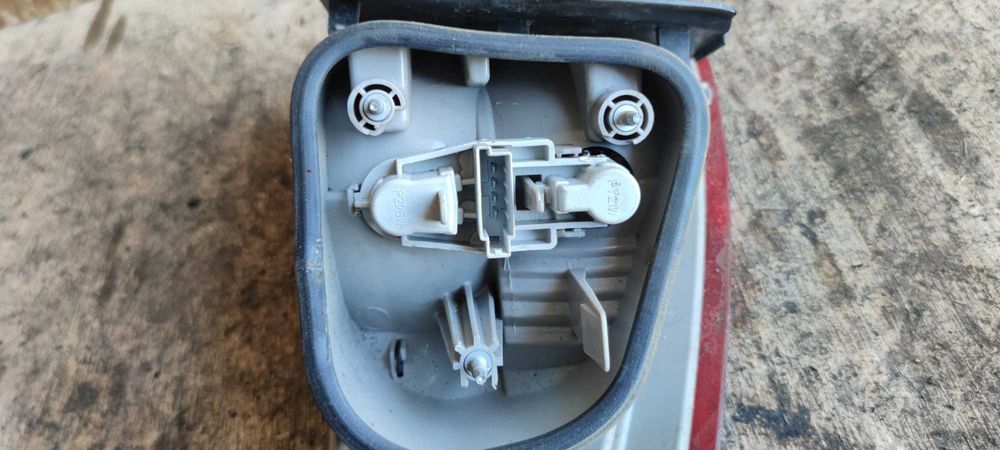 Ford Mondeo MK4 Lampa Lewa Tył Tylna Reflektor