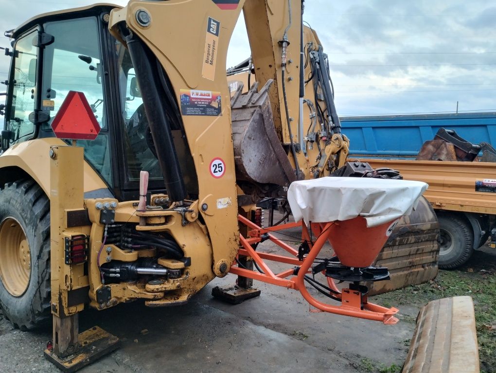 Pług do śniegu z posypywarka do soli do koparko ładowarki CAT 432f2