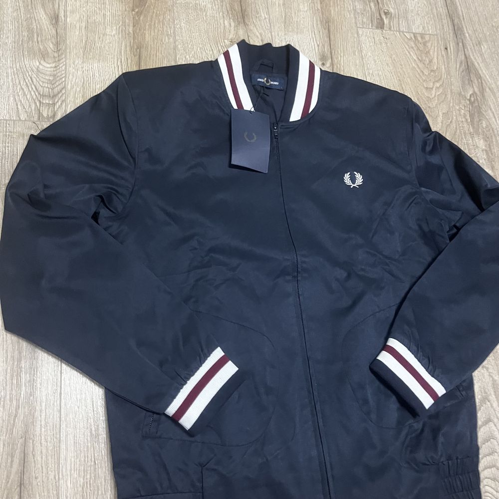 Куртка,бомбер фред перрі,fred perry