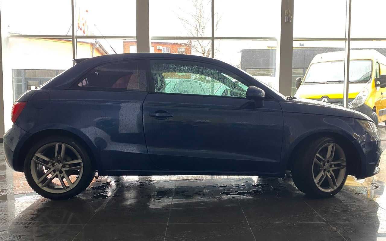 Audi A1      2011