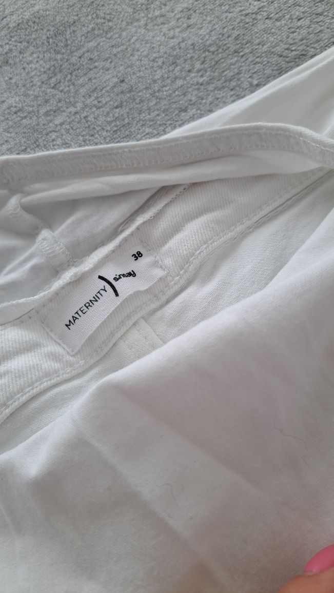 Białe spodnie jeansy ciążowe sinsay maternity 38