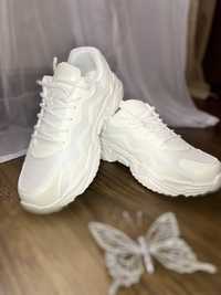 Жіночі біленькі кросівки