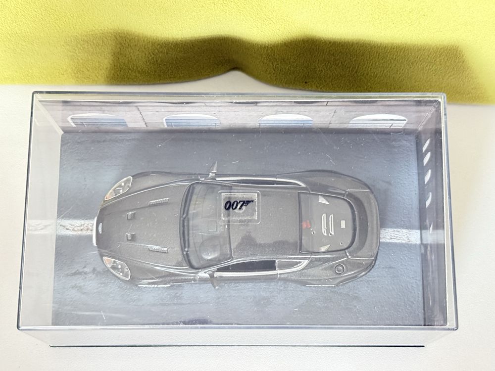 Model Aston Martin DBS 1:43