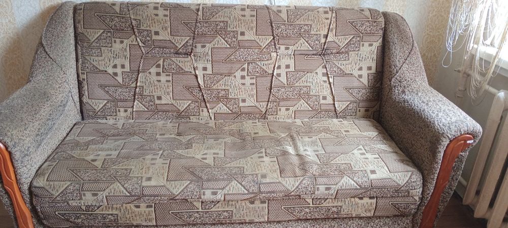Продам диван в хорошем состоянии