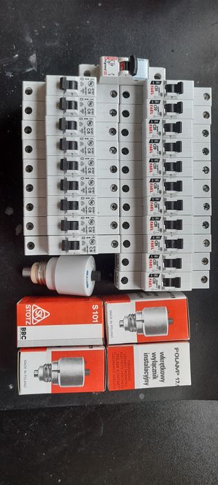 Bezpieczniki 20A, 6A, wkręcane 16A, 20A