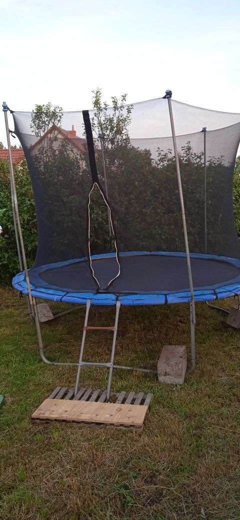 Duża trampolina zapraszam