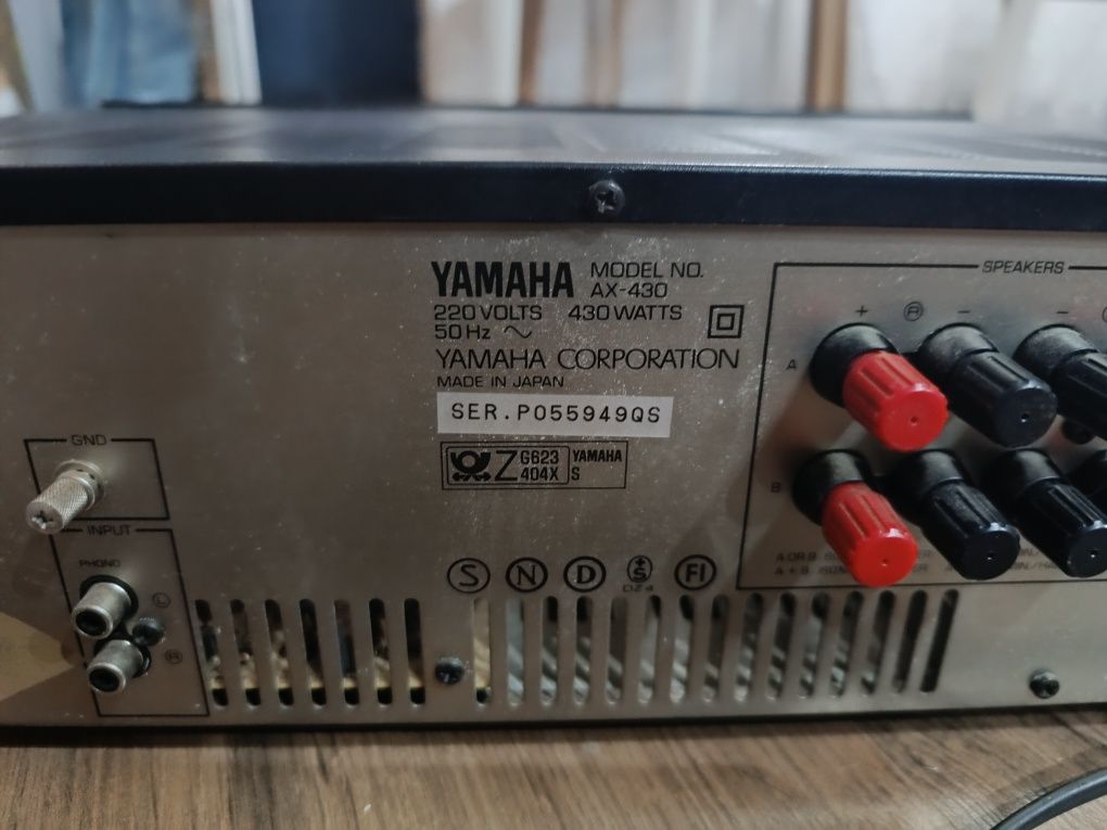 Wzmacniacz Yamaha AX-430 czarny