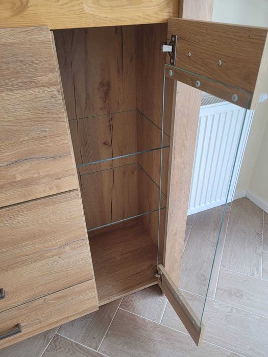 Meble marki Elior -  komoda i szafka RTV