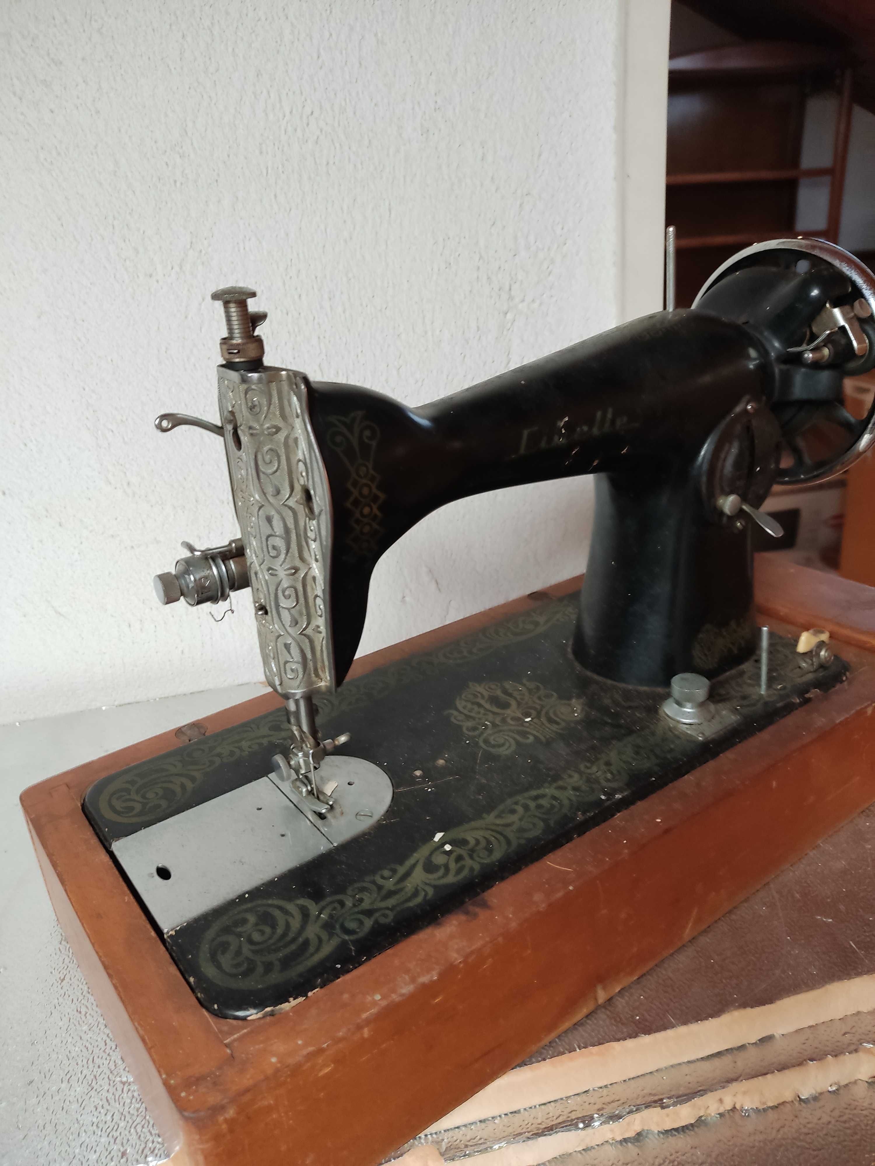 Máquinas costura antigas