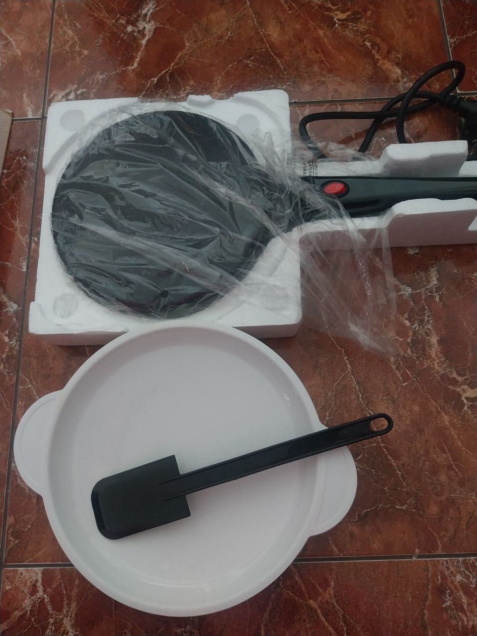 Продам млинницю DELIMANO UTILE PANCAKEMAKER + набір ножів у подарунок