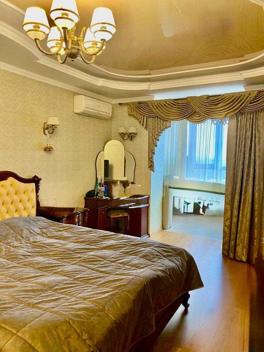 Топ-локация! 3 мин до парка и ТЦ! Продам квартиру с двумя спальнями.