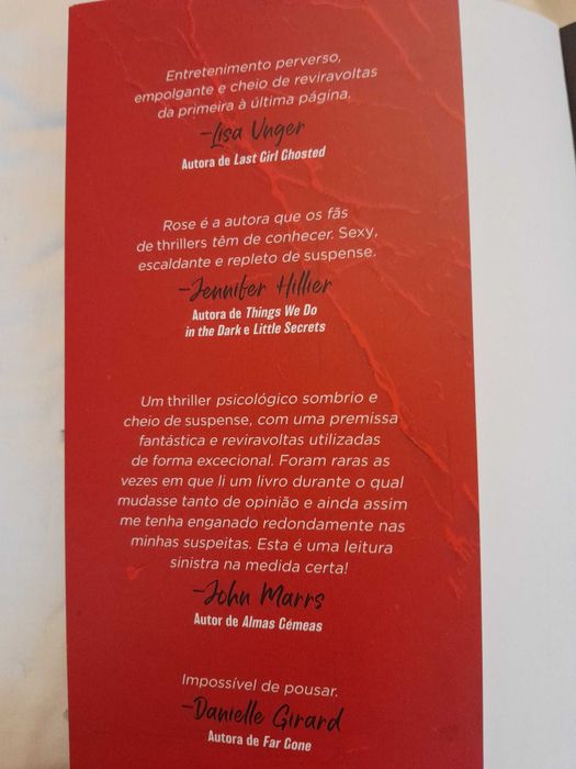 Não Devias Ter Vindo, de Jeneva Rose