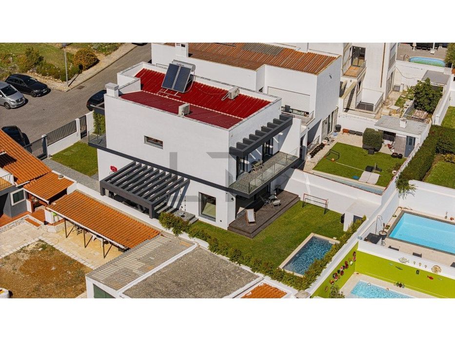 Fantástica Moradia Isolada Moderna T3 com Piscina Privada para Vend...