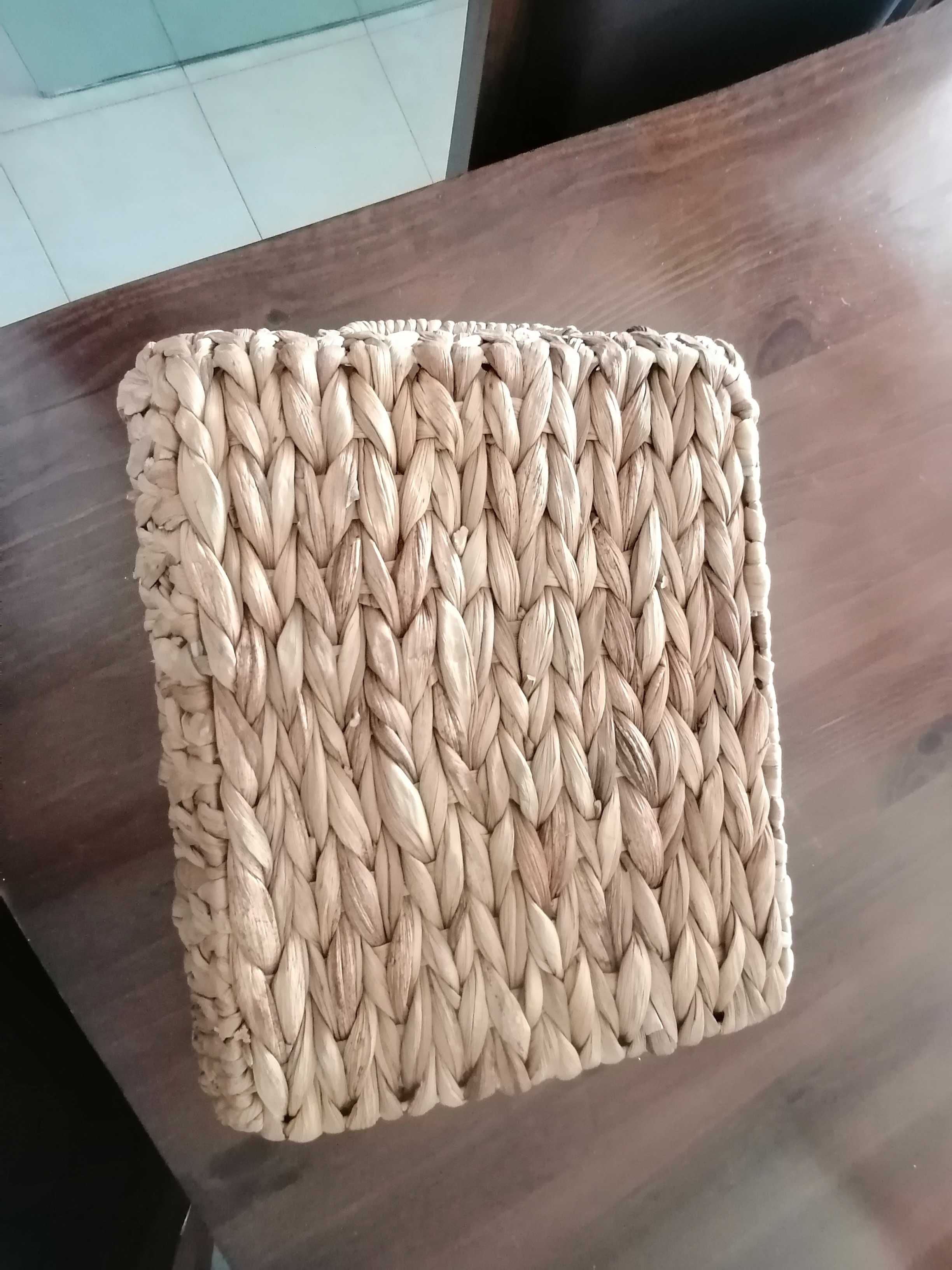 Tabuleiro cesta novo e ainda com etiqueta.