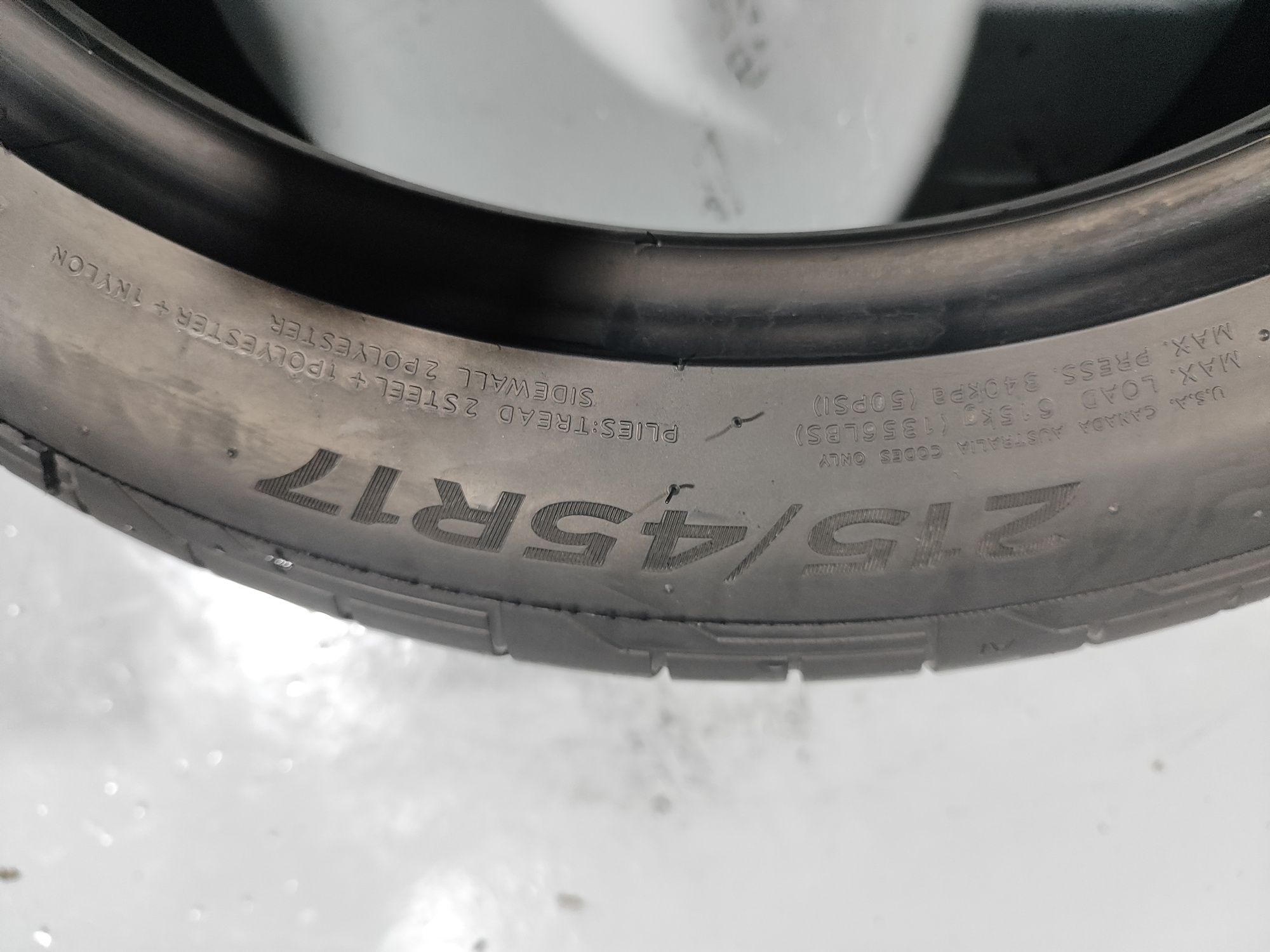 2 pneus semi novos 215-45R17 Hankook - Oferta dos Portes