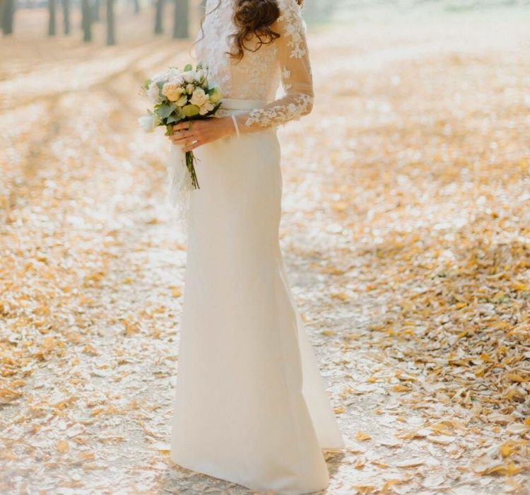 Продам весільну сукню