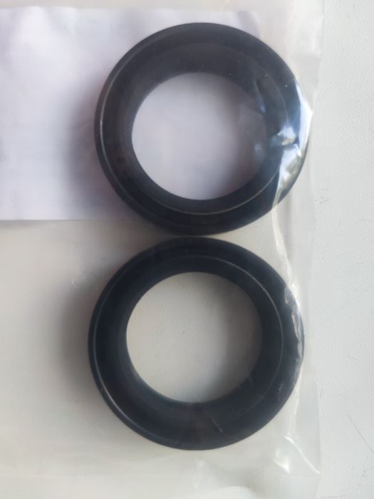 Сальник, пильник для передньої вилки  мотоцикла розмір SJ 33x46x11