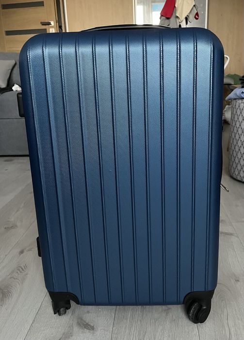 Walizka ABS PASO 62L średnia