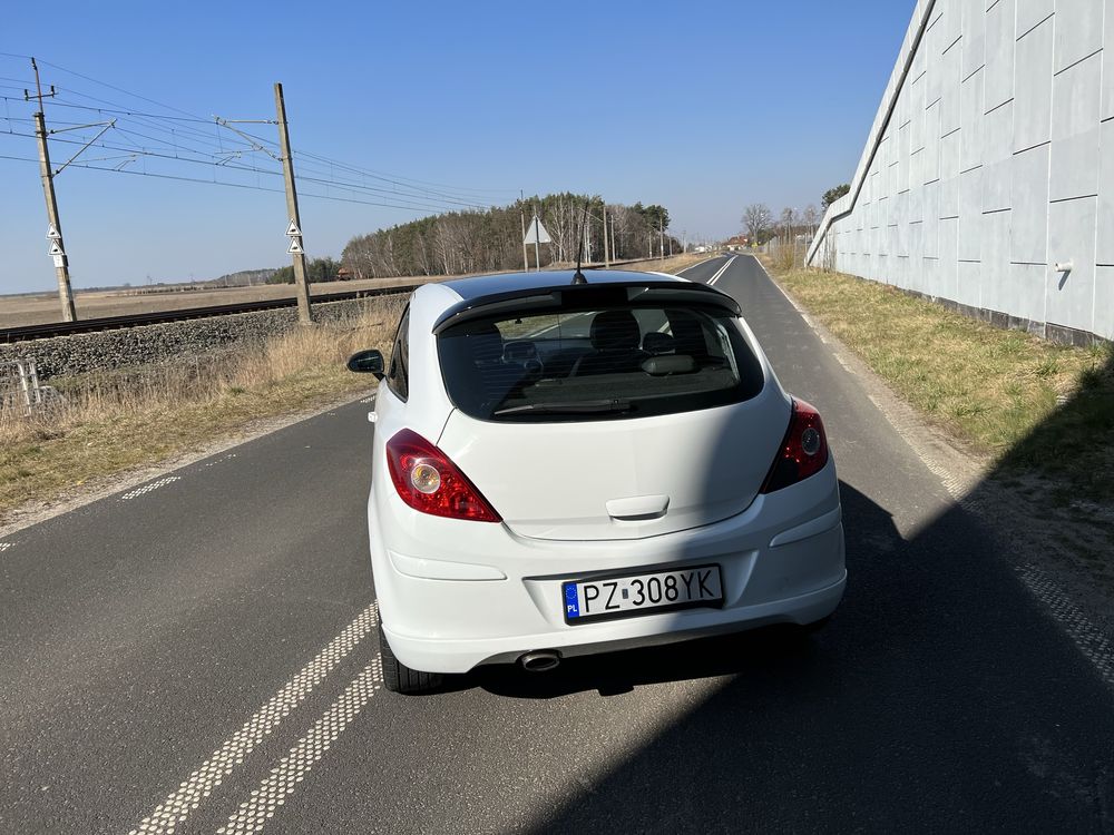 Opel Corsa D 1.3 Cdti 95km mały udokemntowany przebieg