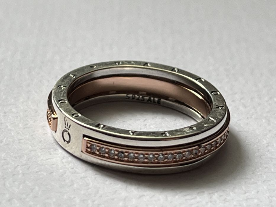 Pierścionek Pandora dwutonowy 18 logo cyrkonie 925srebro rose gold