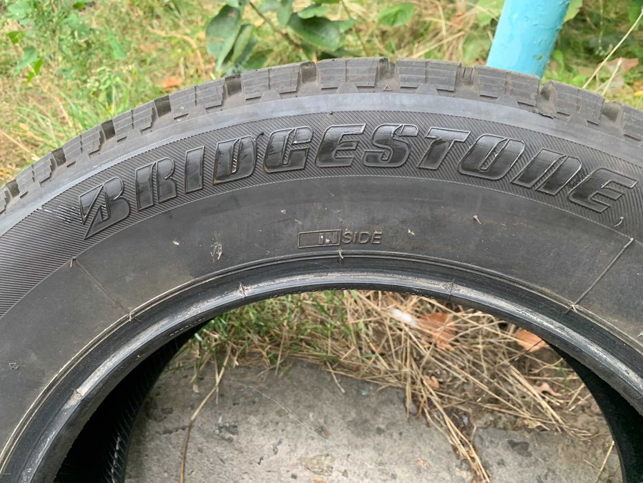 Зимові автошини BRIDGESTONE Blizzak Revo GZ 205/60R16 92S 4 шт.