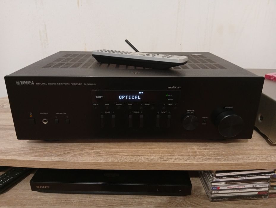 Amplificador Yamaha R-N303 D em promoção