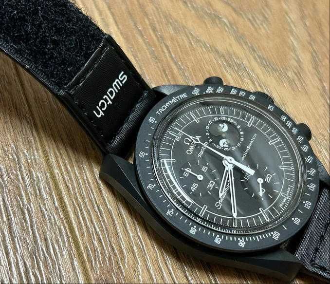 Ekskluzywny SO33B700 Omega x Swatch Snoopy：Czarna Faza Księżyca