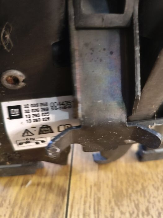 Bagażnik dachowy Opel Astra J sedan