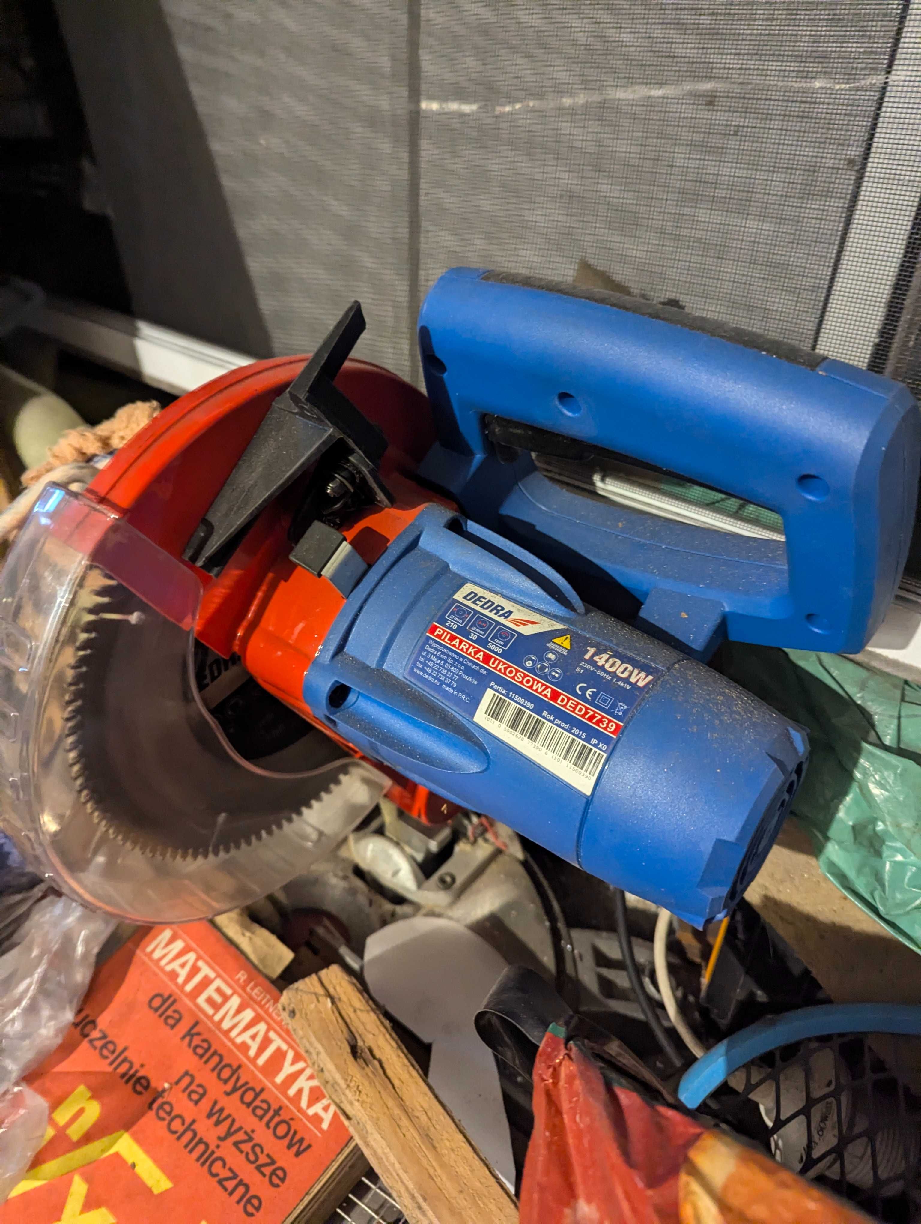 DEDRA Pilarka ukosowa 210mm 1400W DED7739