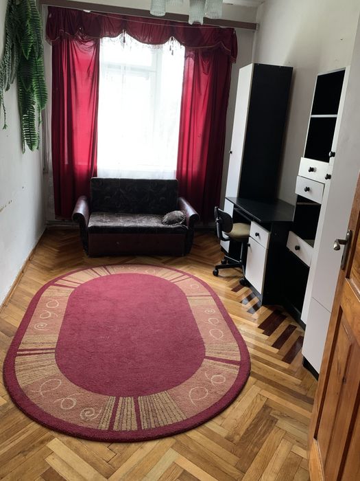 Продам будинок поруч з сосновим лісом