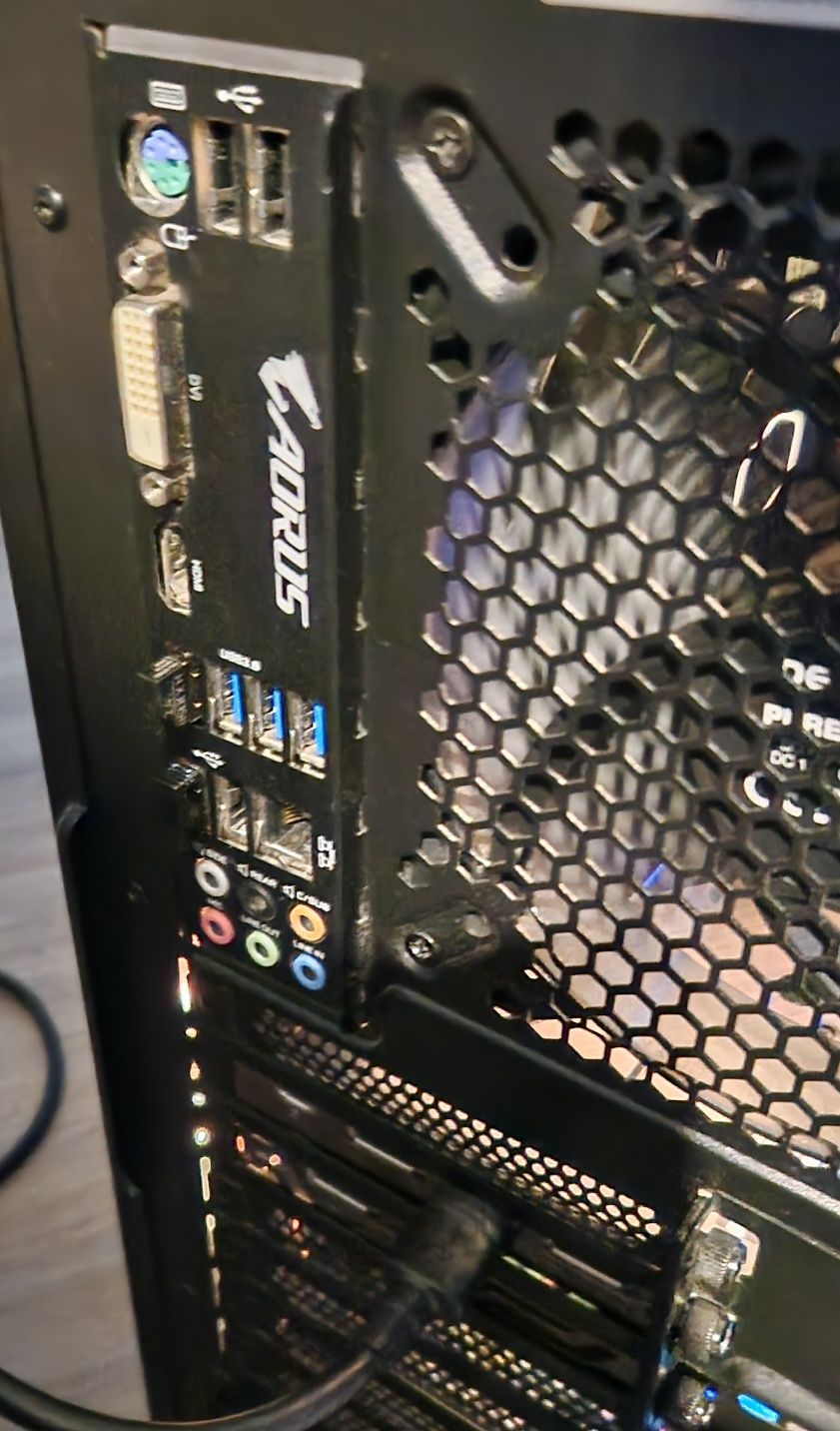 Komputer do Gier! Ryzen 7/RTX 2080/32GB ram/1TB SSD/AiO/ARGB