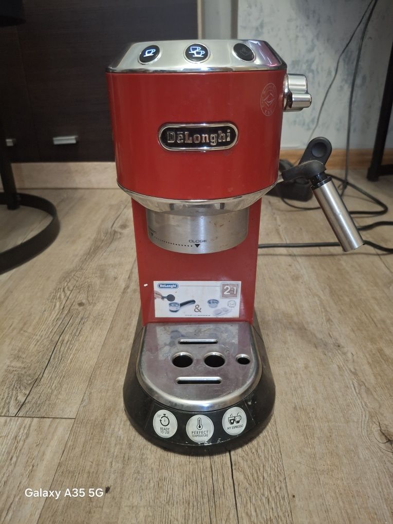 Do sprzedania ekspres kolbowy marki Delonghi . Model EC685.