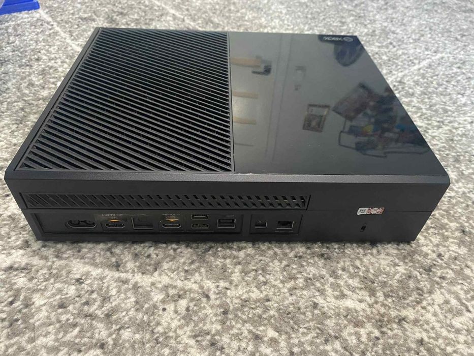 Konsola Xbox one 500gb +GTA 5