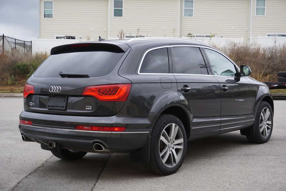 Audi Q7      2015