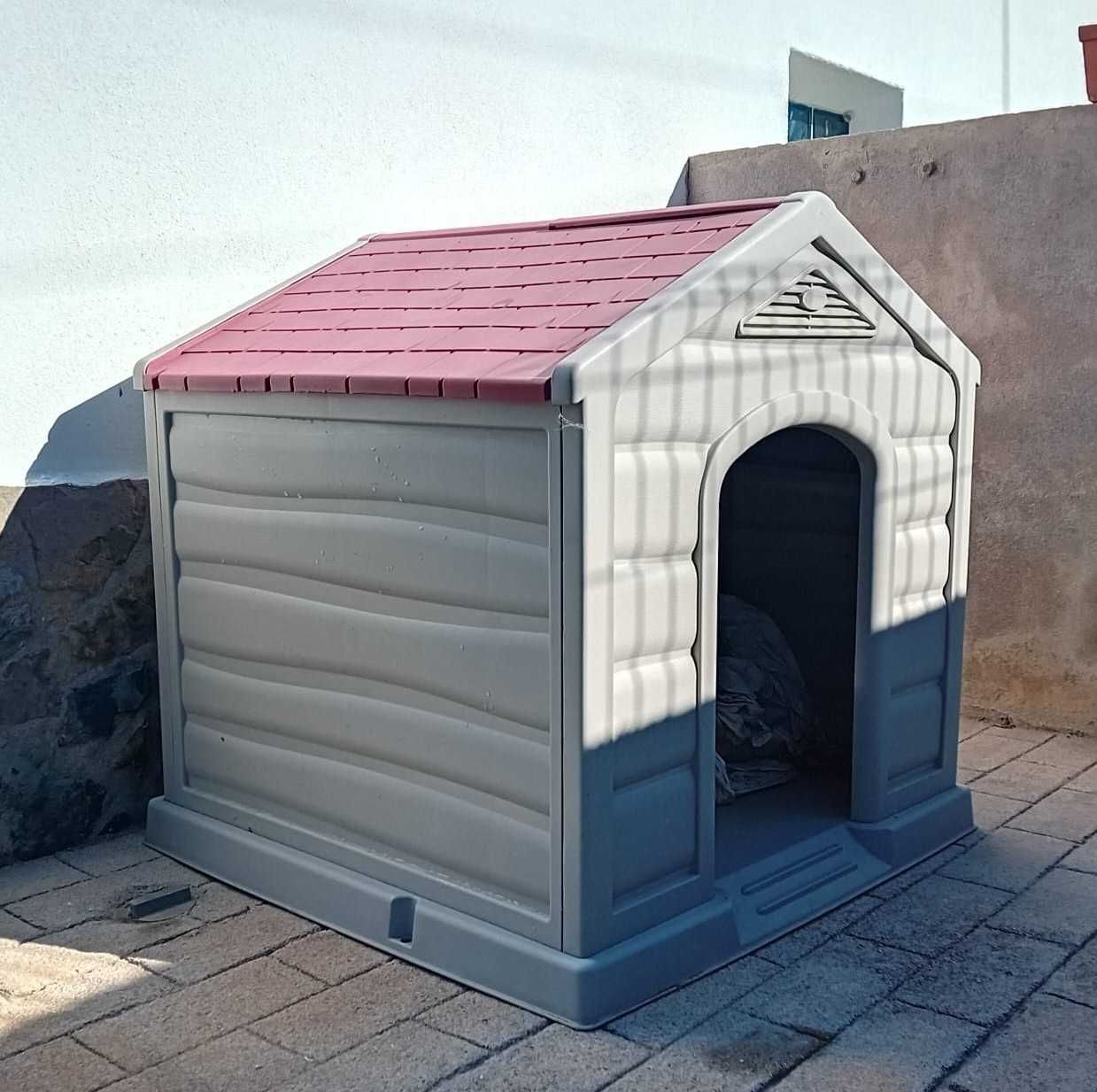 Casota de cão em plástico