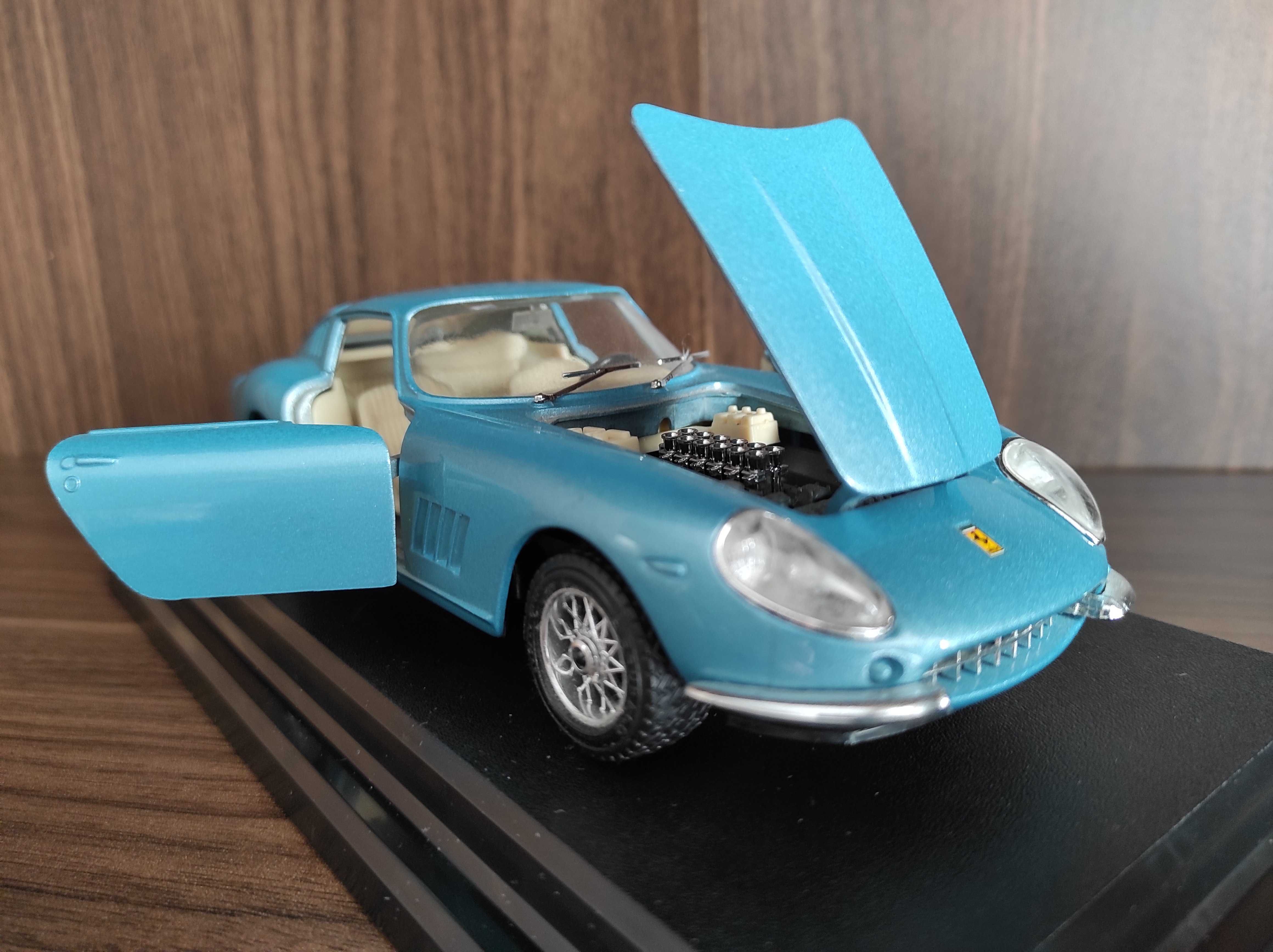 Ferrari 275 GTB/4 1:24 Bburago