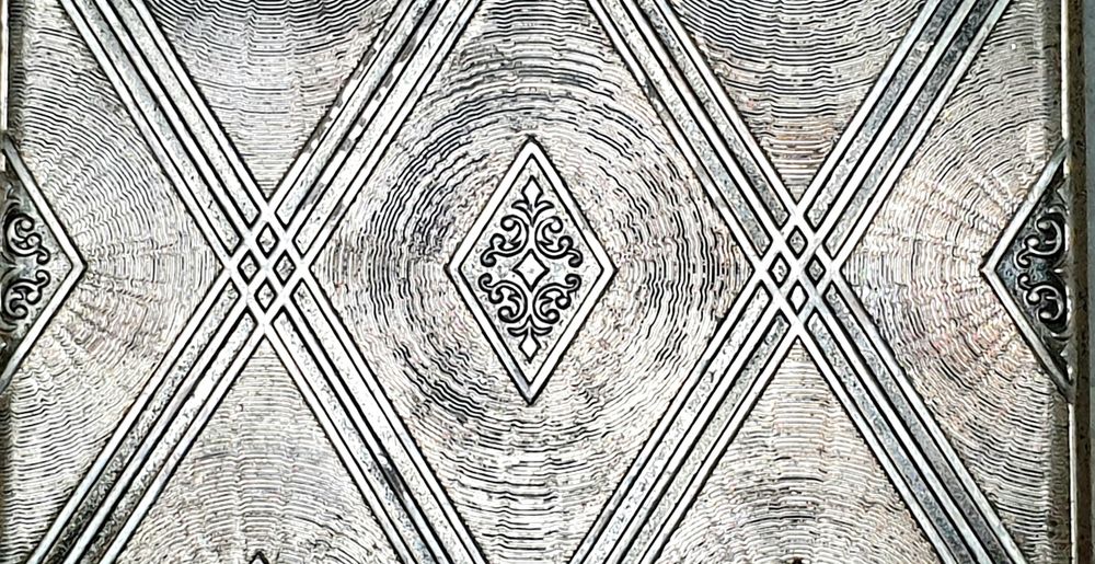 Antiga caixa cigarreira de mesa