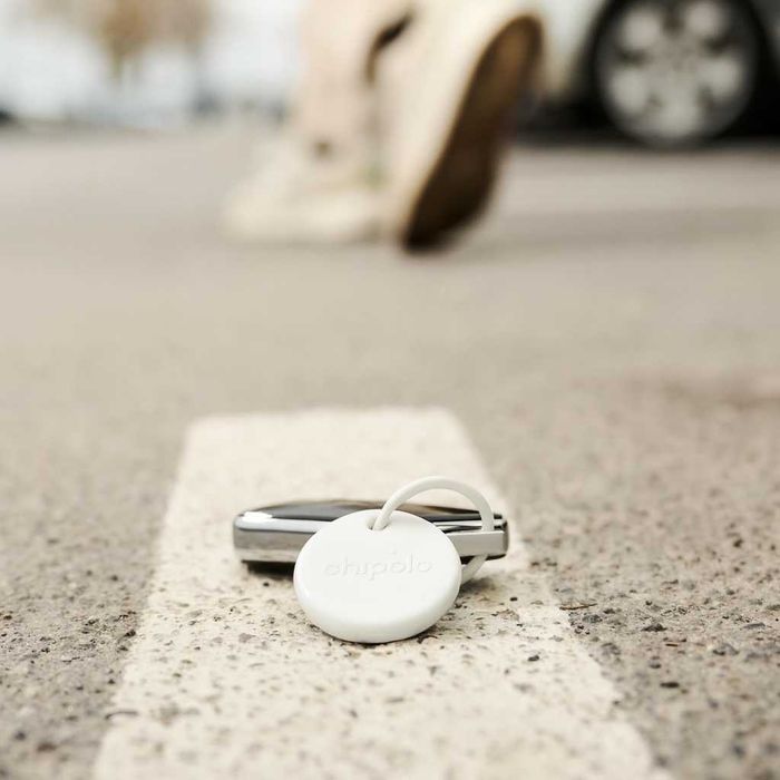 Lokalizator Chipolo POP biały – brelok Bluetooth do Apple i Android