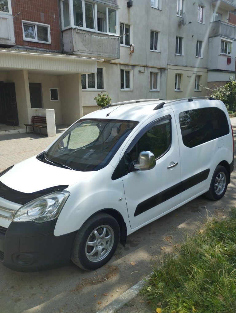 Продам авто в гарному стані в рідній фарбі