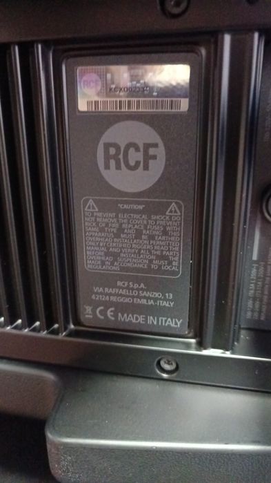 Vendo 8 tops RCF HDL20A