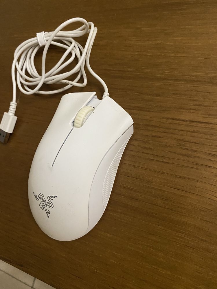 Razer DeathAdder Essential - White Edition (6400 DPI) Como Novo