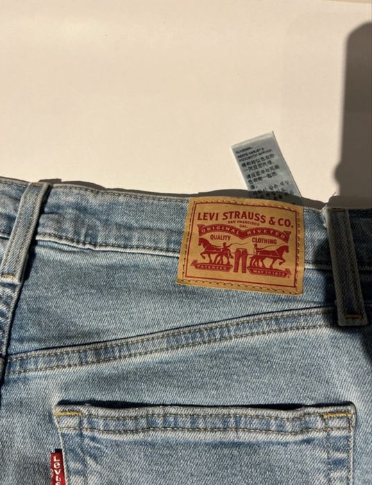 Spodnie Levis Mom Jeans Nowe