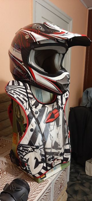 Мото шлем кроссовый