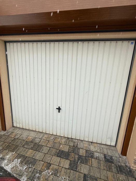 Brama garażowa Wiśniowski