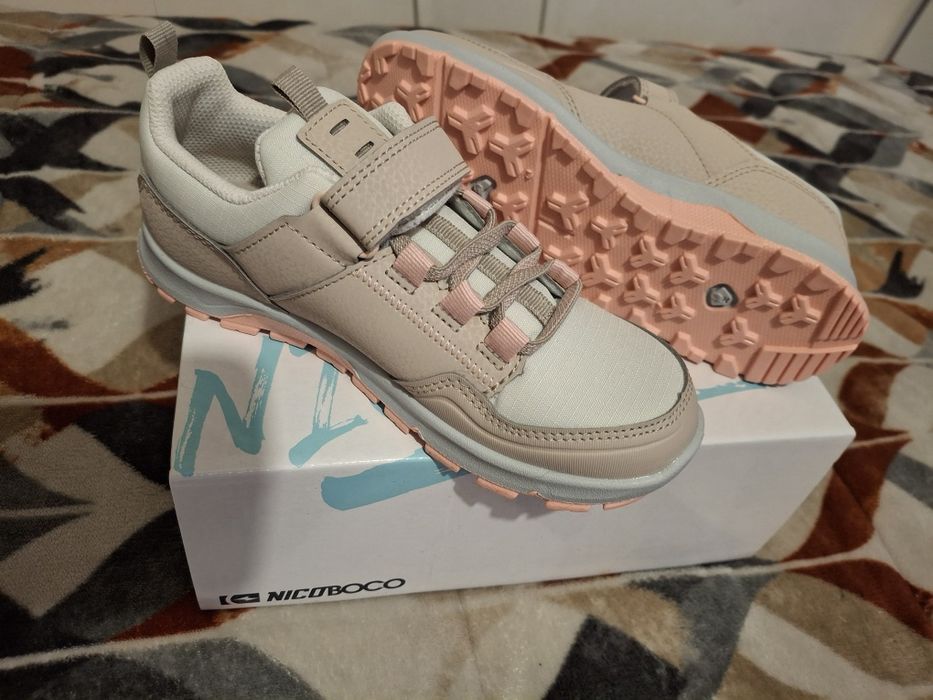 Ténis decathlon Tamanho 33 novos