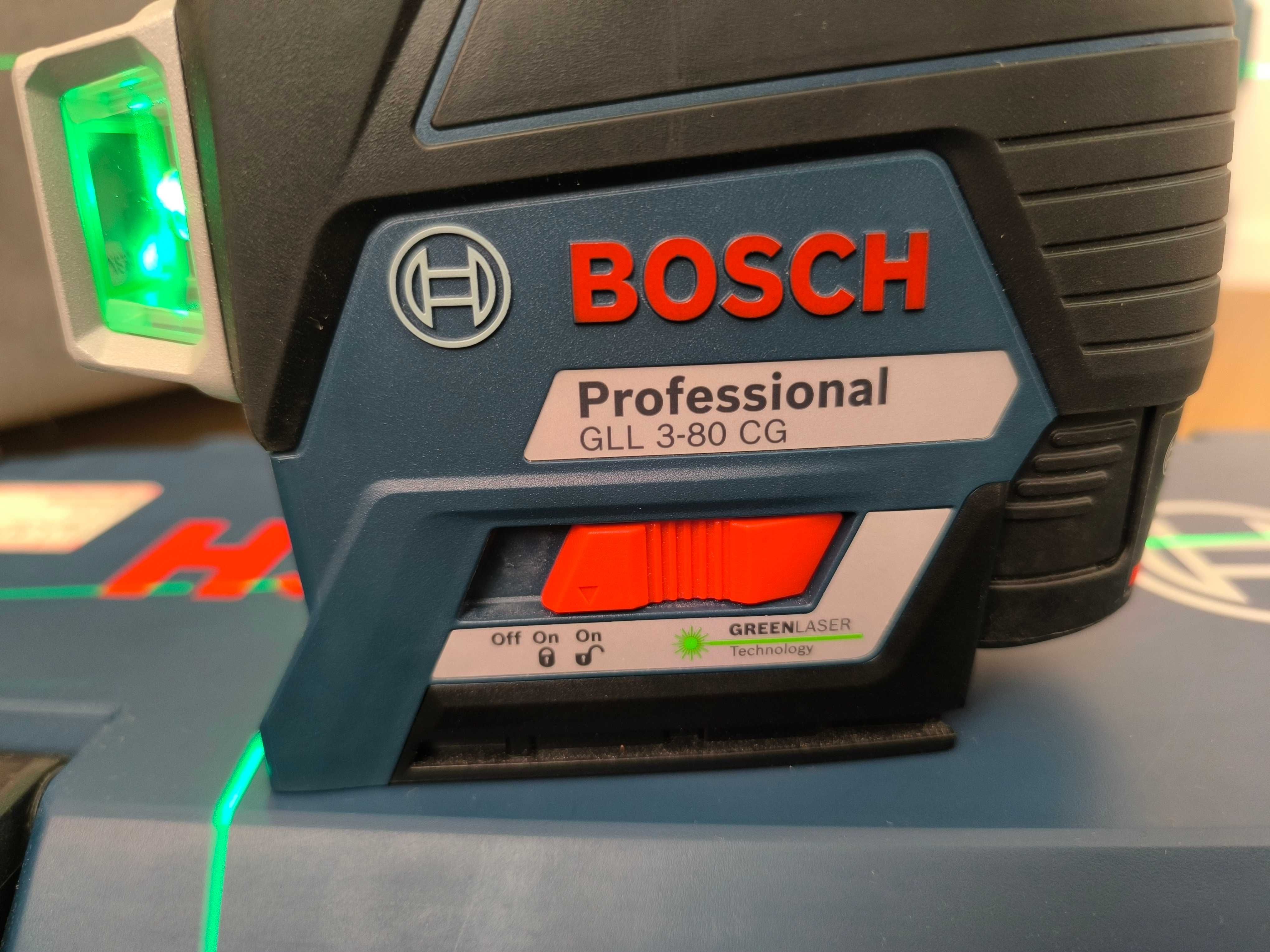 Лазерний нівелір Bosch GLL 3-80 CG