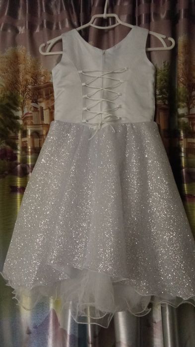 Платье карнавальное Снежинки, Принцессы. Рост от 110-до 130см