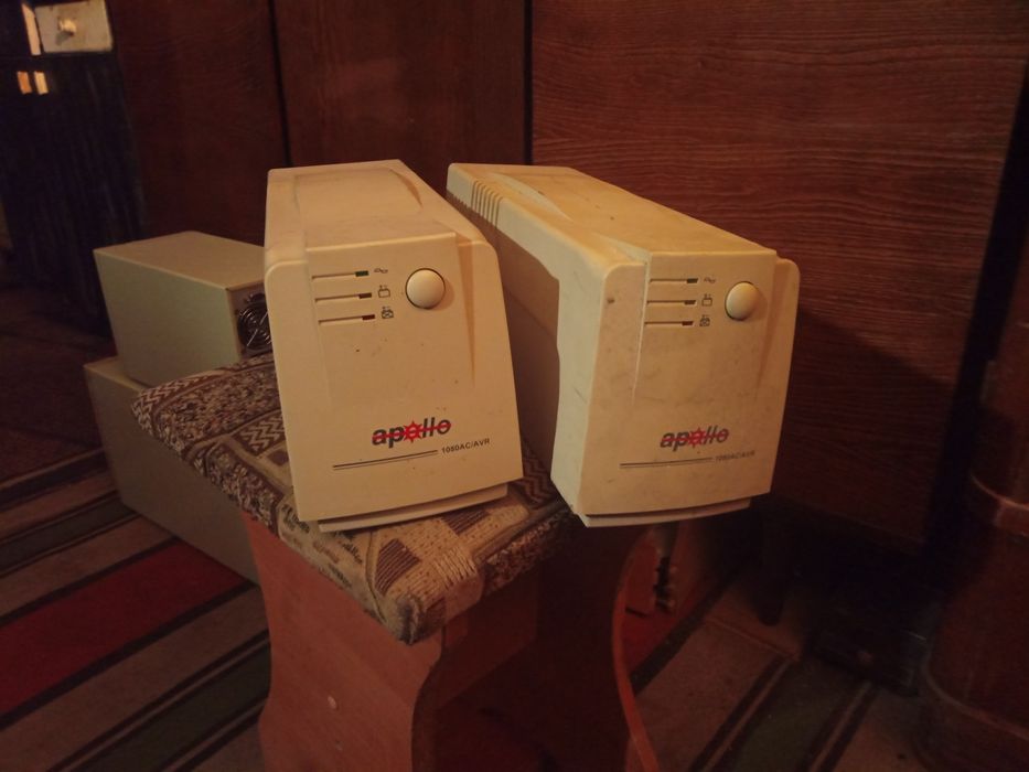 ИБП,преобразователь напряжения с 12 на 220 вольт