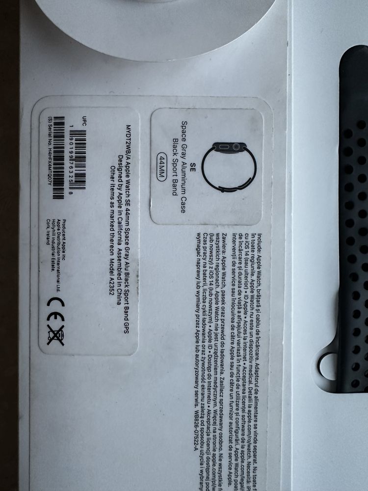 Apple Watch SE 44mm Space Grey Aluminium Case