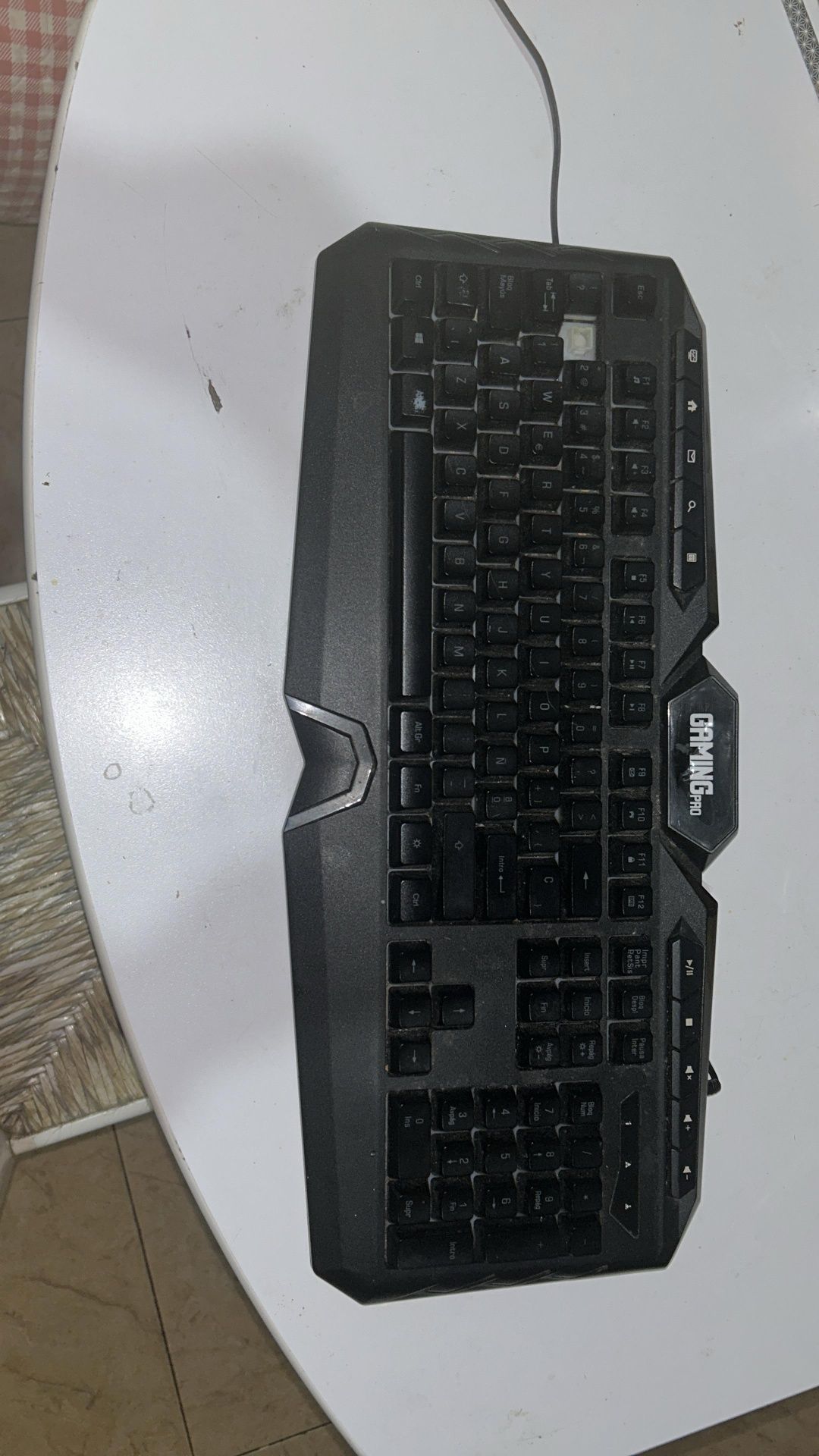 Teclado gaming tamanho 100%